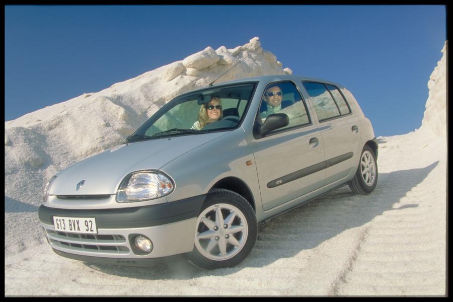 Renault Clio 1998 года  (фото 67 из 106)